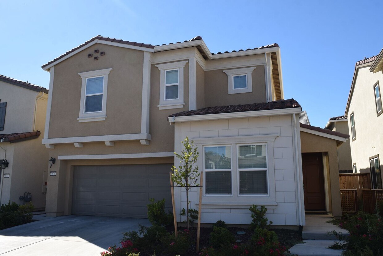 Primary Photo - 3820 Ponderosa Pine Ln