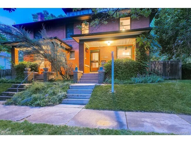 Building Photo - Spacious 3BR Craftsman Foursquare Duplex i...