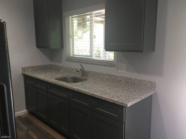 Building Photo - 3765 Miramar Way