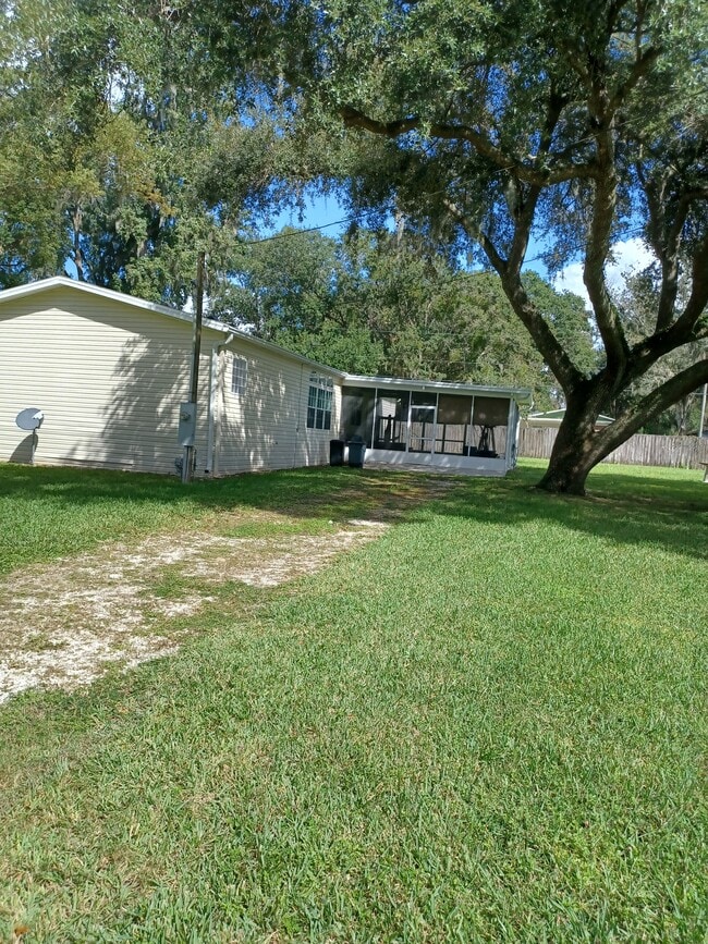 Building Photo - 5924 Vanco Dr