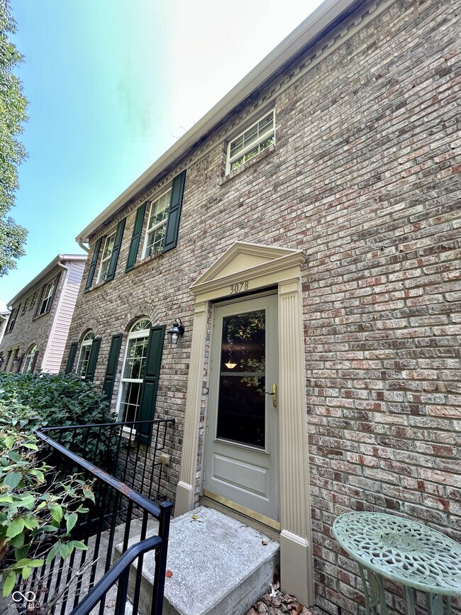 Foto del edificio - 3078 Armory Dr