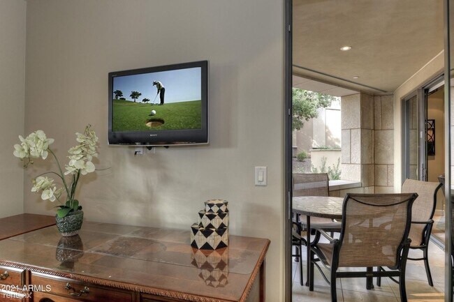 Foto del edificio - 7175 E Camelback Rd