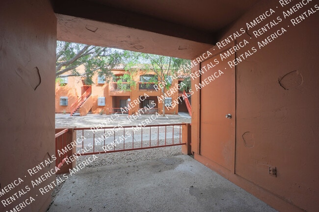 Foto del edificio - 747 S Ext Rd