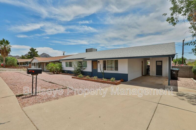 Primary Photo - 1037 E El Caminito Dr