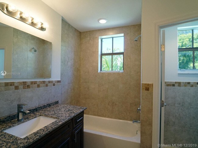 Foto del edificio - 7738 NW 5th St