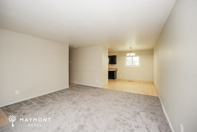 Building Photo - 25120 Sandhurst Rd