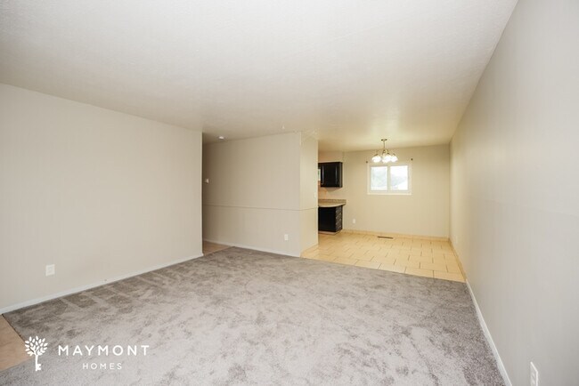Foto del edificio - 25120 Sandhurst Rd