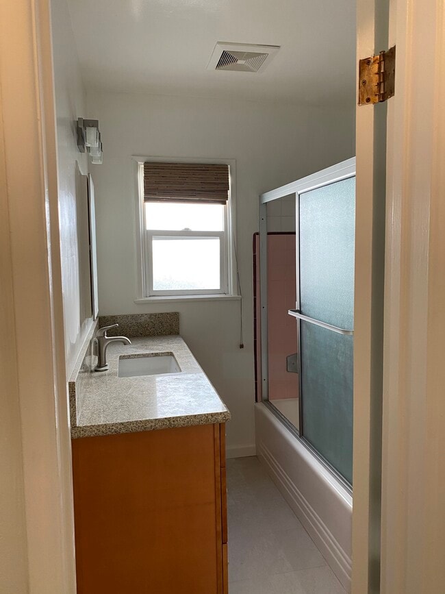Bathroom - 2124 N Beachwood Dr