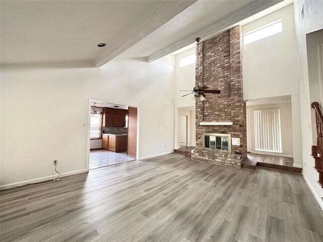 Foto del edificio - 6102 Howland Ct