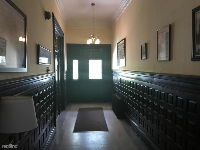 Foto del edificio - 1206 N Calvert St