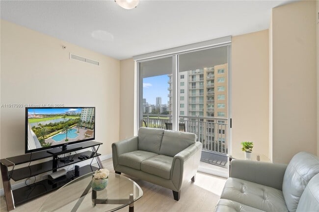 Foto del edificio - 1745 E Hallandale Beach Blvd