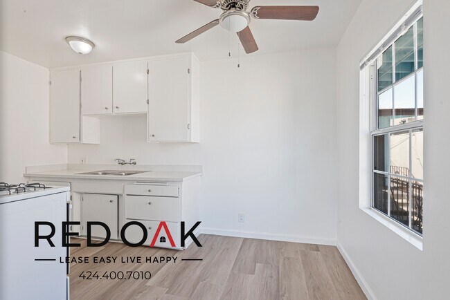 Building Photo - Charming One Bedroom Walk-Up with Heat and...