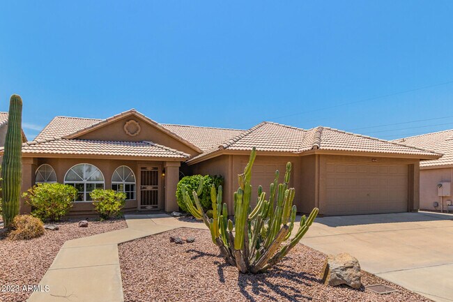 Foto del edificio - 4325 E Montgomery Rd