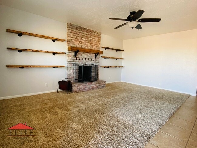 Foto del edificio - AVAILABLE IN JUNE!!