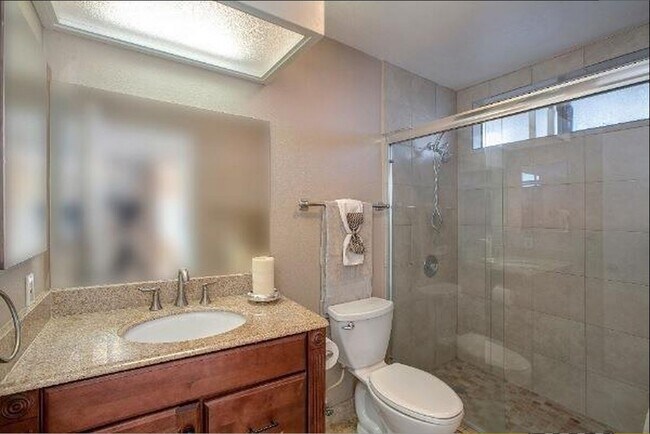 Foto del edificio - 3025 Charwood Ct