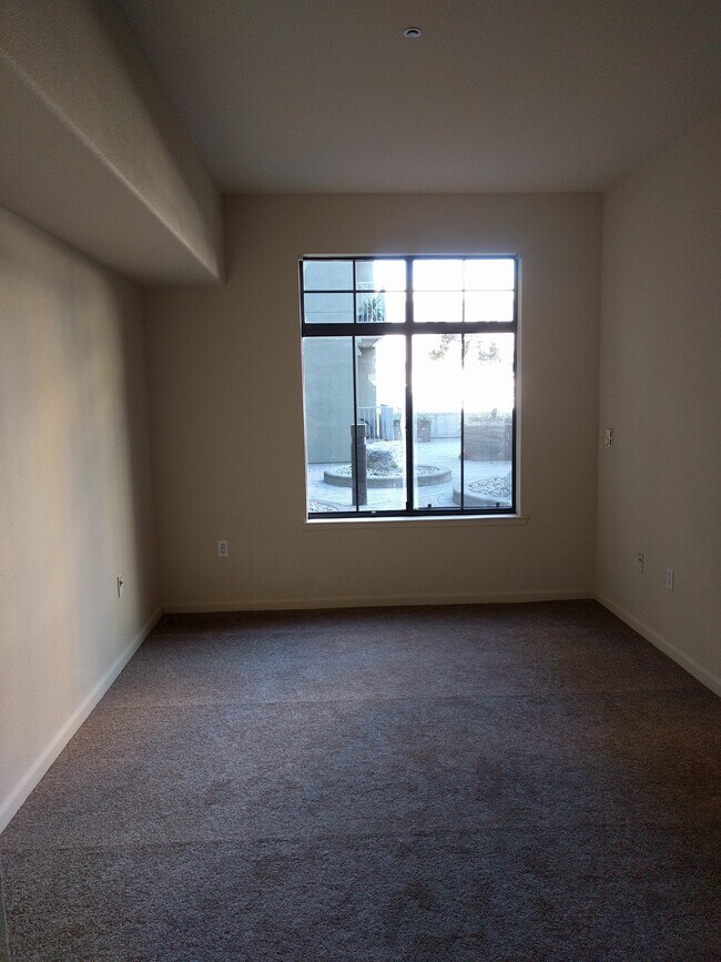 Foto del edificio - 989 Franklin St