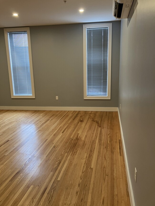 living room area - 10 S Lake Ave