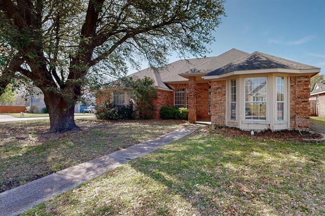 Primary Photo - 202 Willow Creek Dr