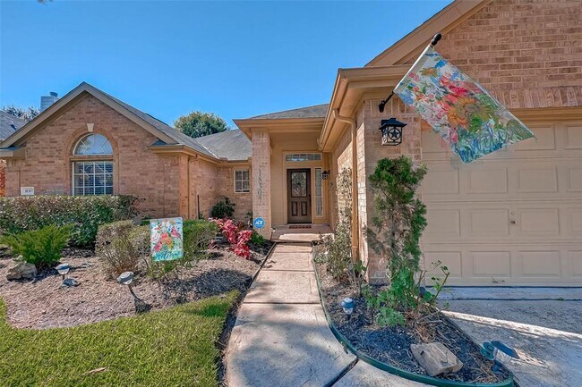 Building Photo - 18307 Water Mill Dr