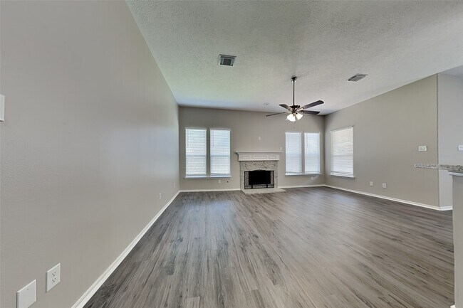 Foto del edificio - 19406 Arbor Pines Ln