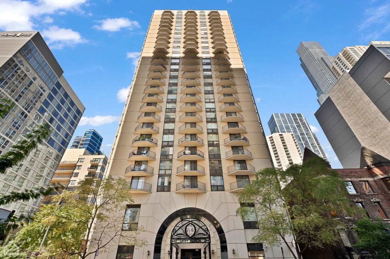 Foto principal - 70 W Huron St