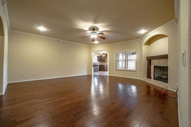 Building Photo - Beautiful Family Home in Bentonville!