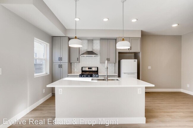 Building Photo - 3 br, 2.5 bath House - 2810 W 53rd Ave