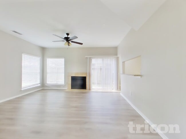 Building Photo - 16330 Tiburon Way