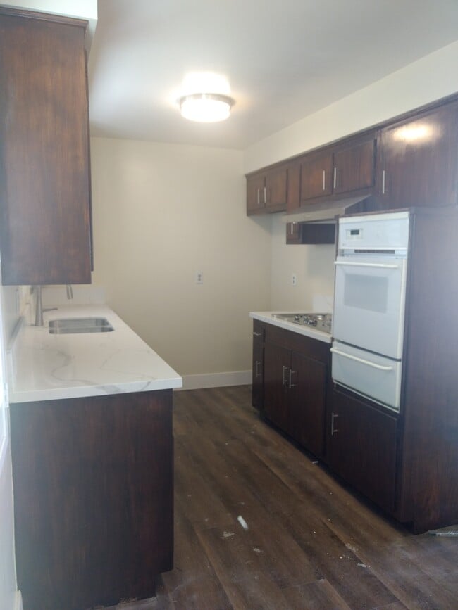 Building Photo - 4059 W 142nd St