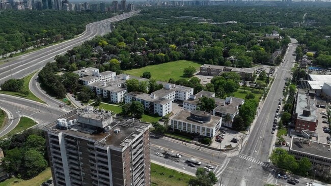  - 2175 Avenue Road
