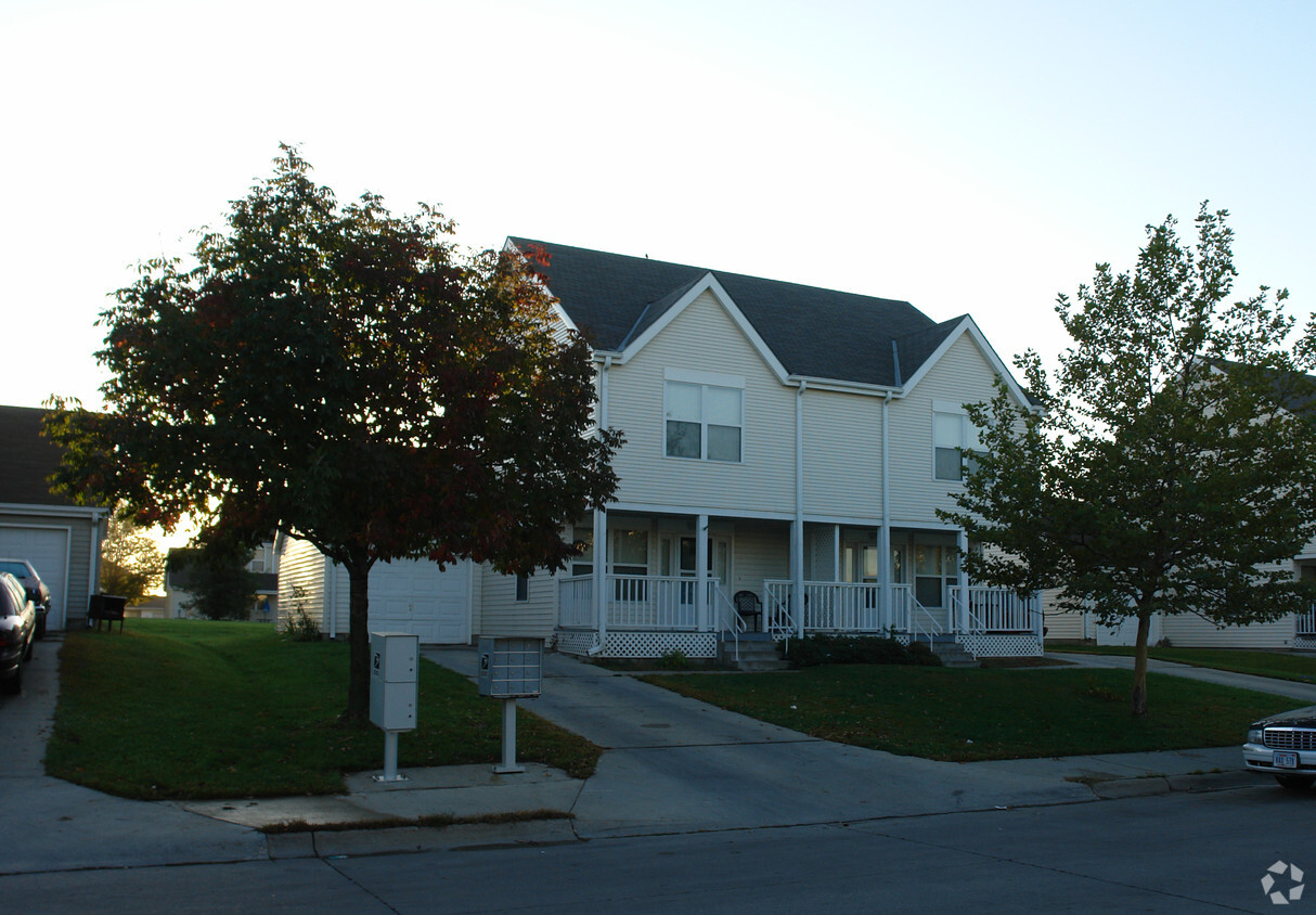 Building Photo - Clark Place Apartments