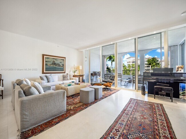 Building Photo - 733 Crandon Blvd