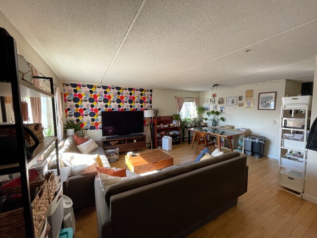 Photo - 122 Sycamore St Apartment