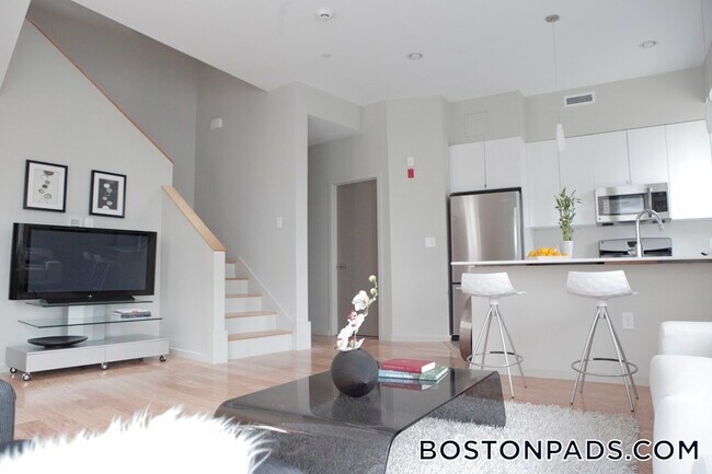 Building Photo - 55 Glenville Ave