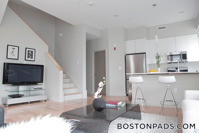 Foto del edificio - 55 Glenville Ave