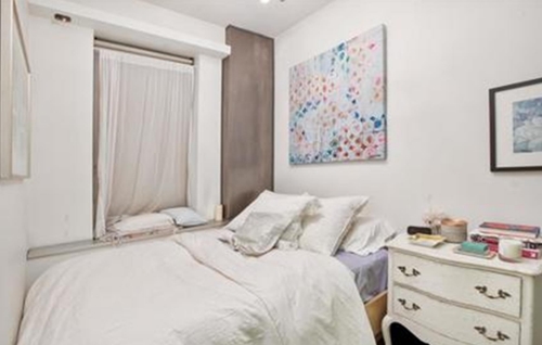 Foto del edificio - 224 W 10th St