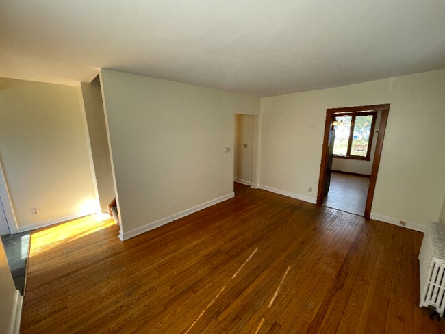 Building Photo - 85 Frederick Ave
