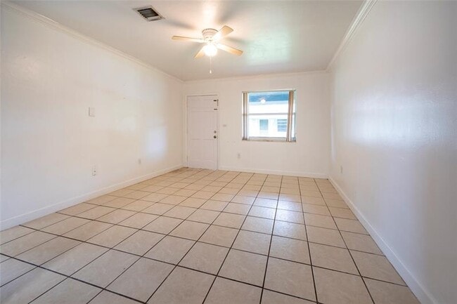 Building Photo - 6170 SW 43rd St