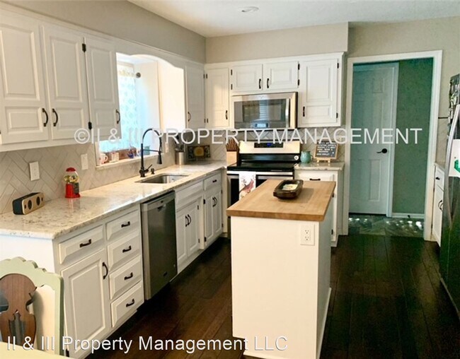 Foto del edificio - 4 br, 2.5 bath House - 11509 Newton St