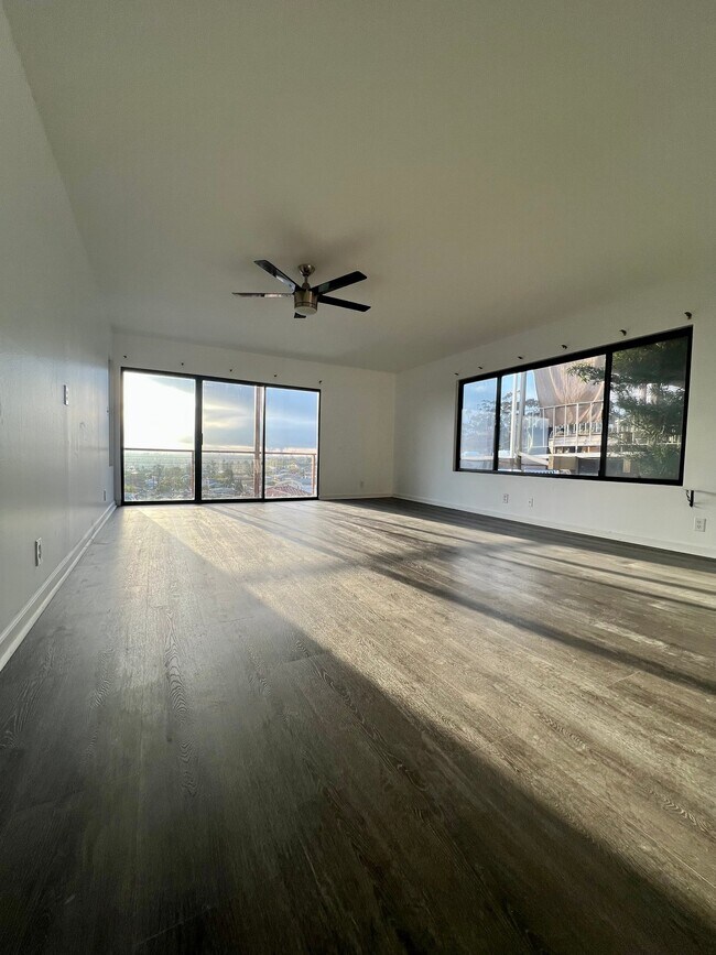 Foto del edificio - 2052 Terrace Dr