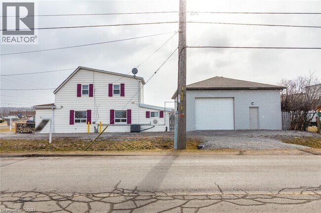 Photo du bâtiment - 355 Jones Rd