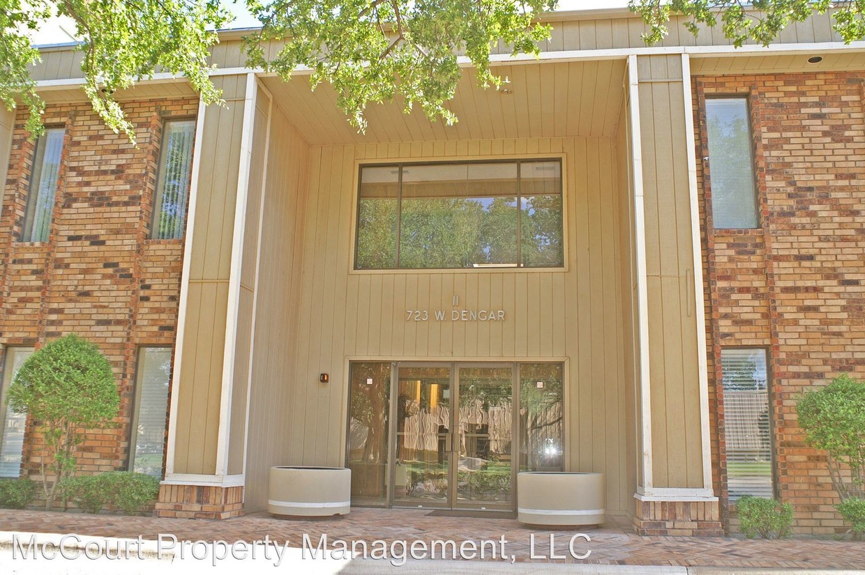 Primary Photo - 723 W Dengar Ave