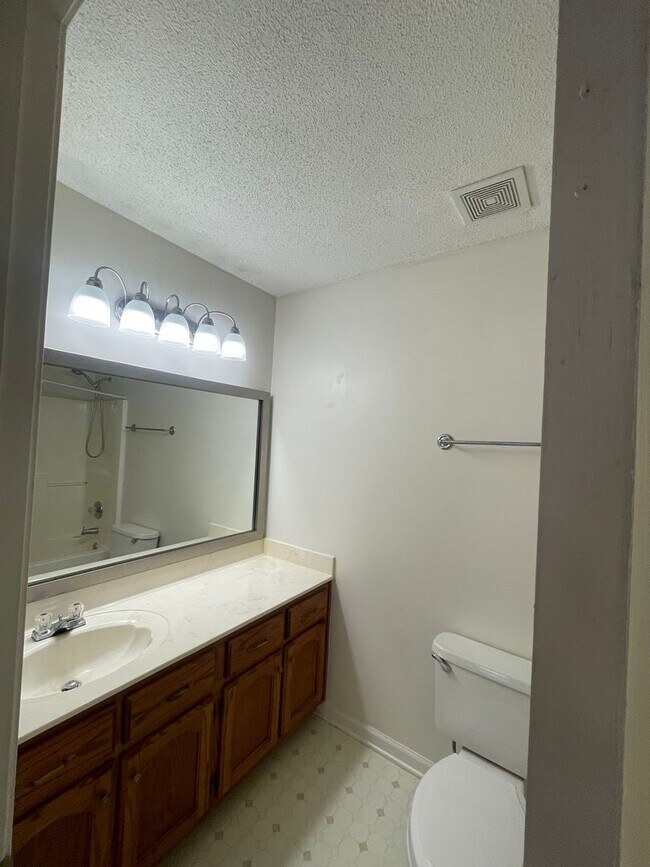 Foto del edificio - 3 BR/ 2 BA OLIVE BRANCH 2 to 3 bath