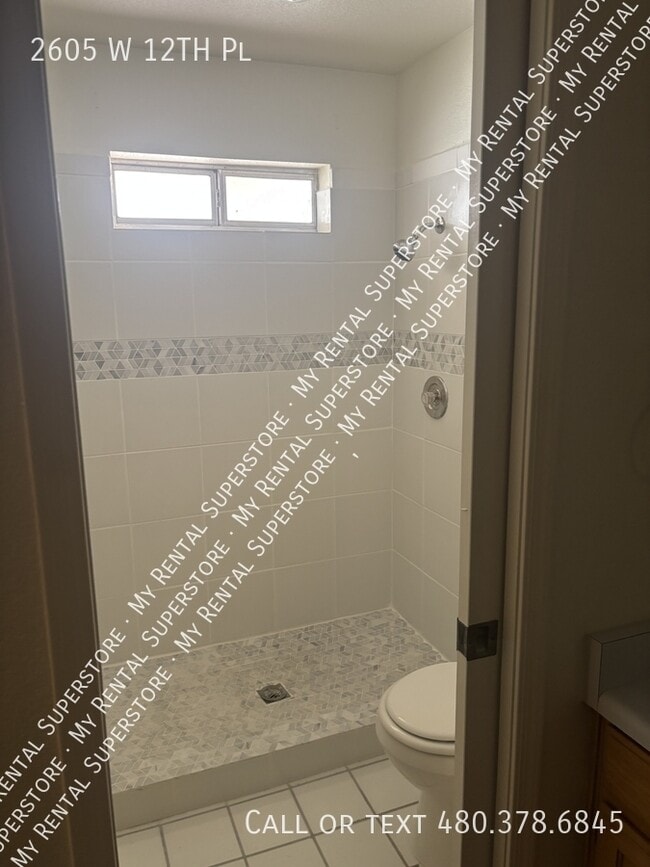 Foto del edificio - 2605 W 12th Pl