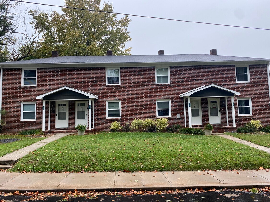 Primary Photo - 639 Maple St