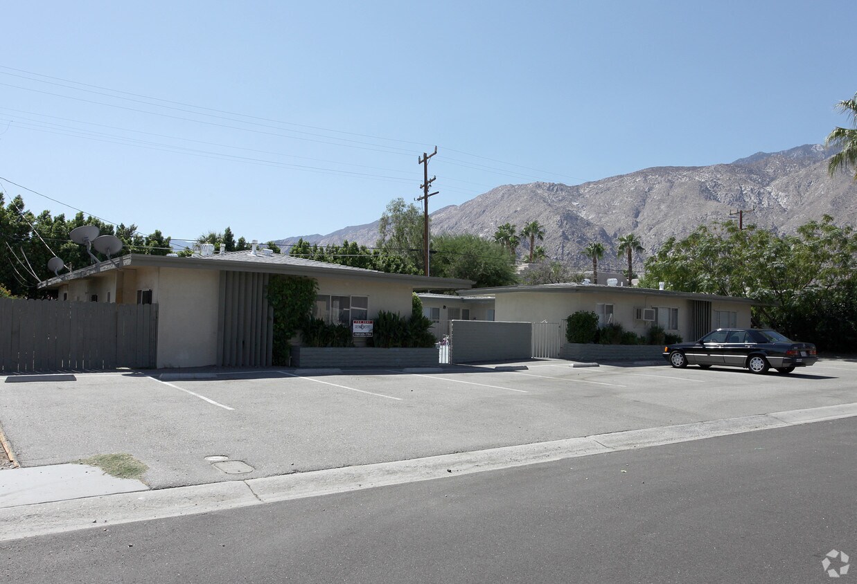 Building Photo - 463 E Chuckwalla Rd