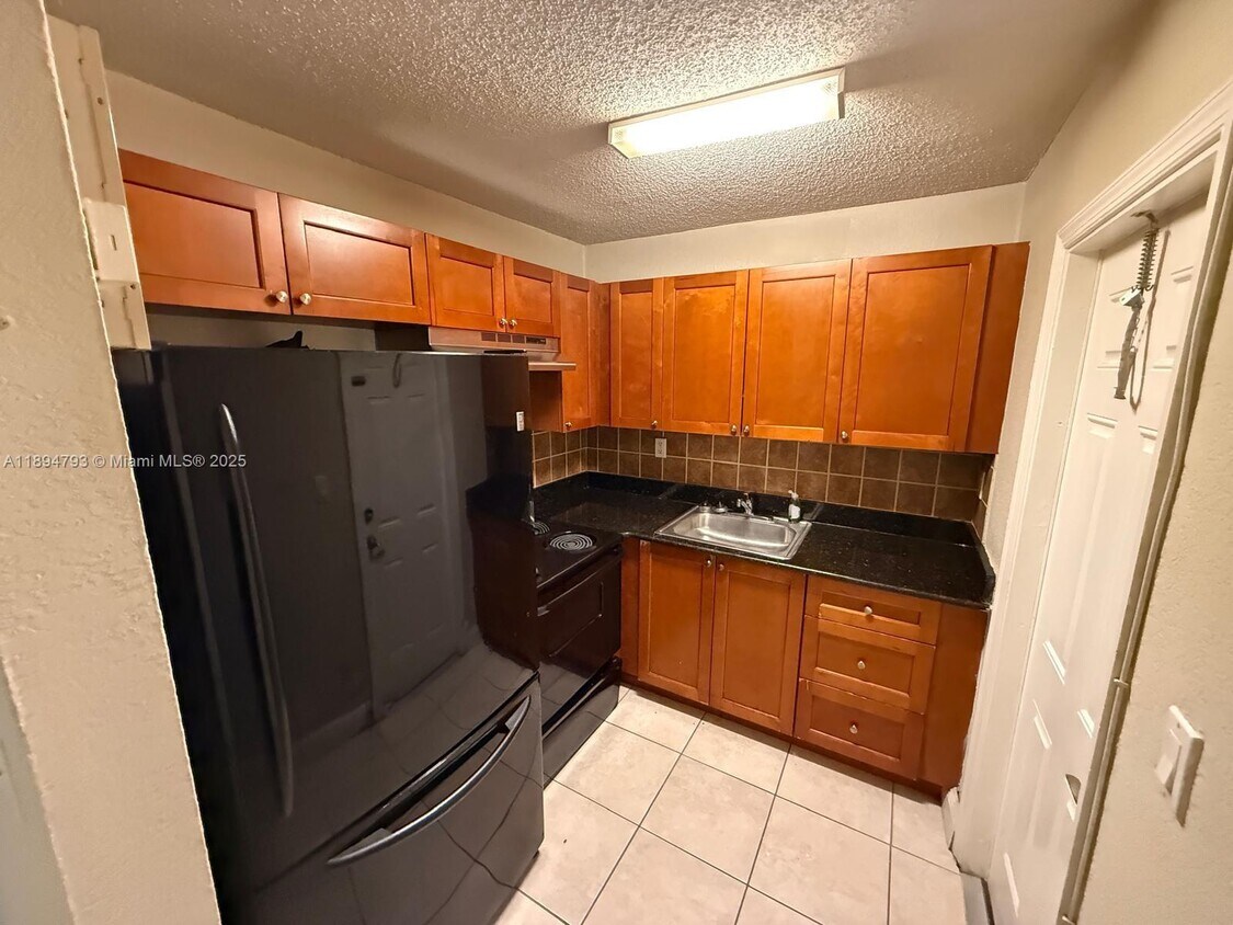 Primary Photo - 4251 NW 5th St