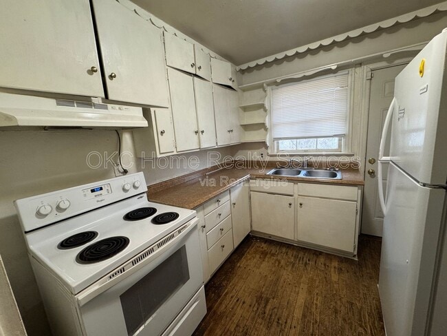 Building Photo - 2713 Normandy St