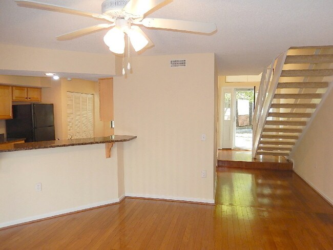 Building Photo - 2404 Condor Ct