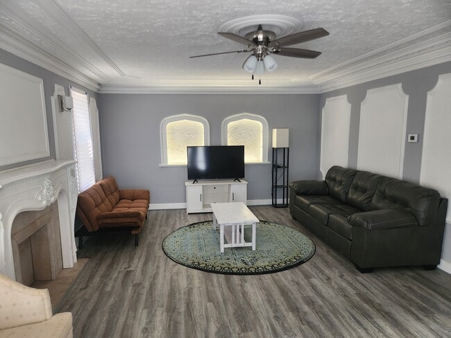 Foto del edificio - 4288 W Jefferson Ave